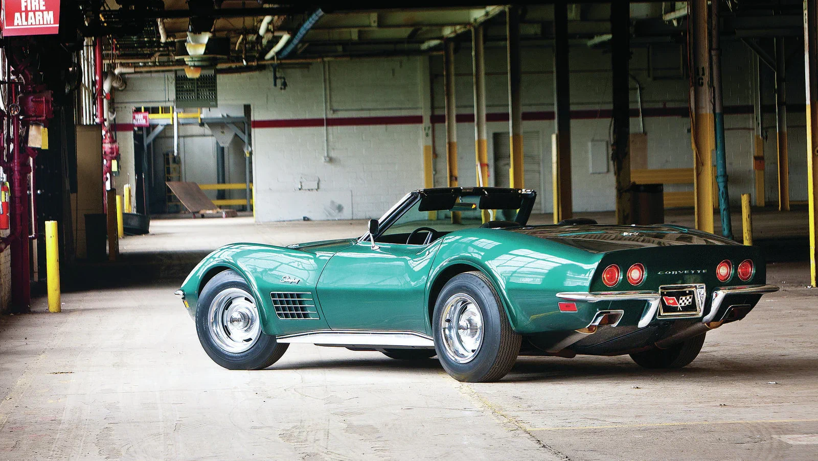 Click to Enlarge-Esc to Close Corvette Generations/C3/C3 1971 Rear.webp